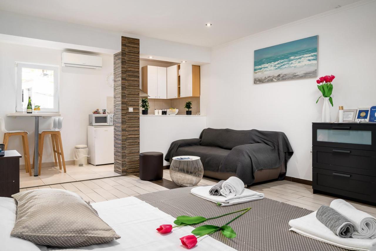 Studio Apartment La Luna Σπλιτ Εξωτερικό φωτογραφία