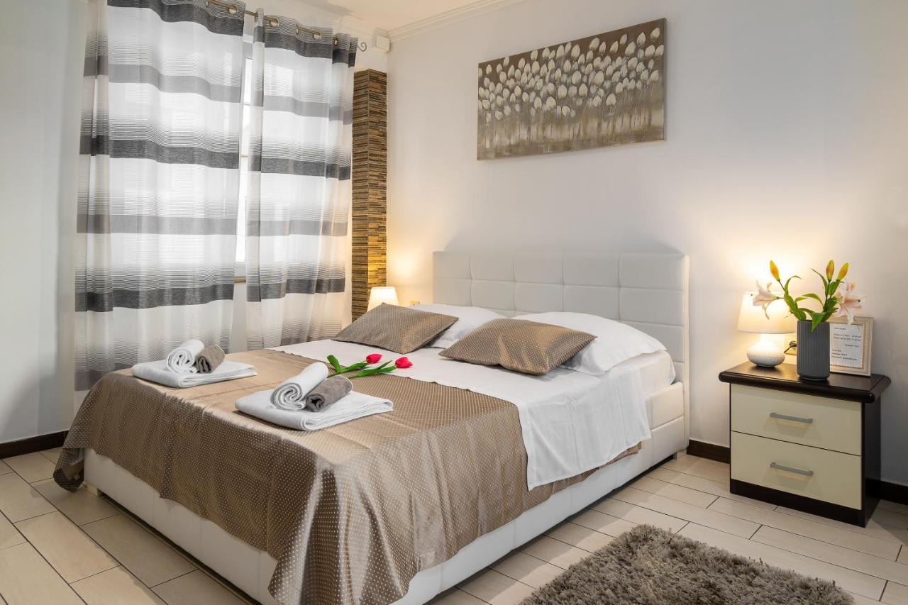 Studio Apartment La Luna Σπλιτ Εξωτερικό φωτογραφία