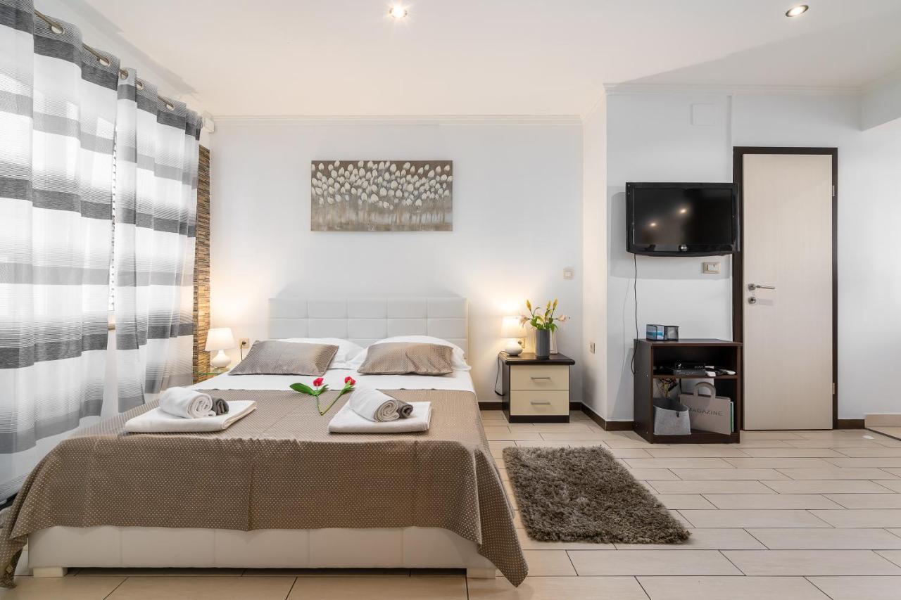 Studio Apartment La Luna Σπλιτ Εξωτερικό φωτογραφία